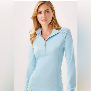 NWT Lilly Pulitzer Light Blue Luxletic Justine Pullover. Size medium! 🩷